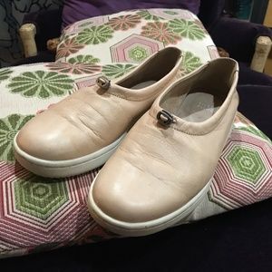 Eileen Fisher pink leather drawstring shoes size 5